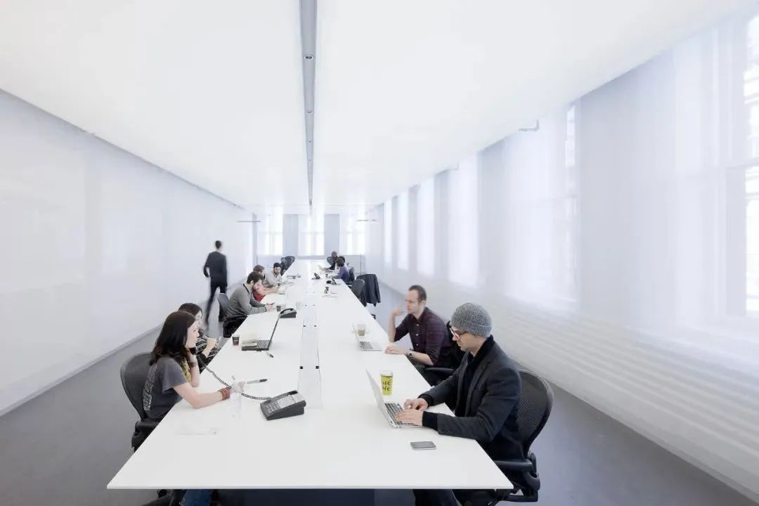 表面均匀地过滤光线