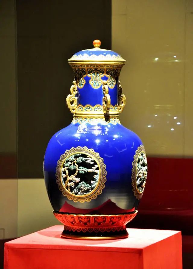 清乾隆帝行围图转旋瓶-南京博物院