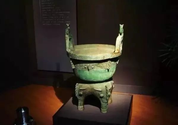 商兽面纹鹿耳四足青铜甗-江西省博物馆