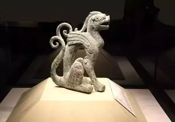 金代铜坐龙 -黑龙江省博物馆