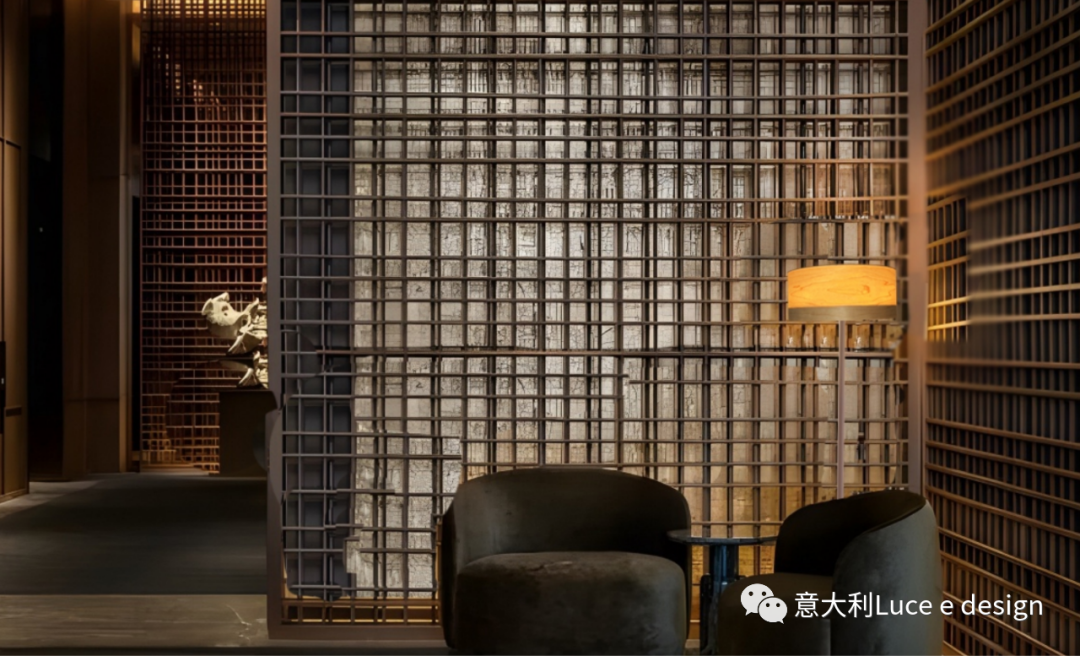 造型简约的灯具营造舒适度