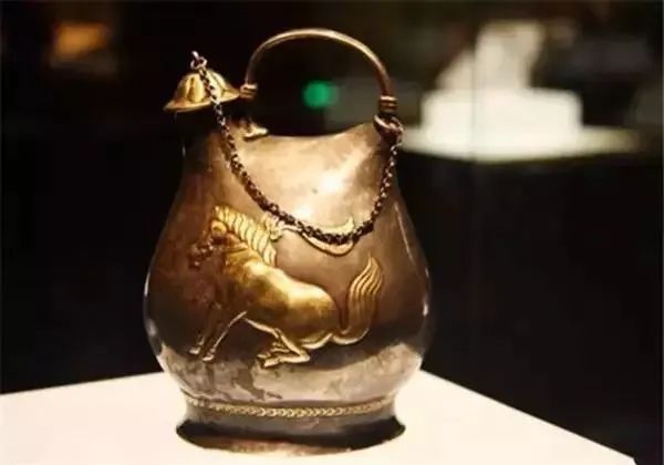 舞马衔杯纹银壶 陕西省历史博物馆 舞马衔杯纹银壶 陕西省历史博物馆